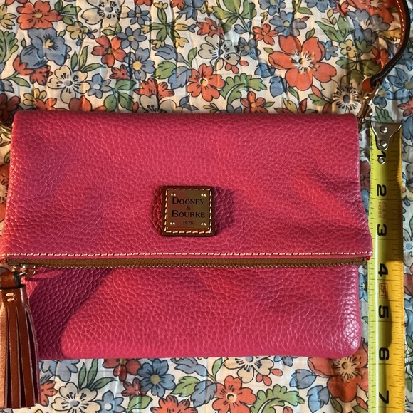 Dooney & Bourke bright pink crossbody clutch fold over bag EUC - Picture 5 of 6